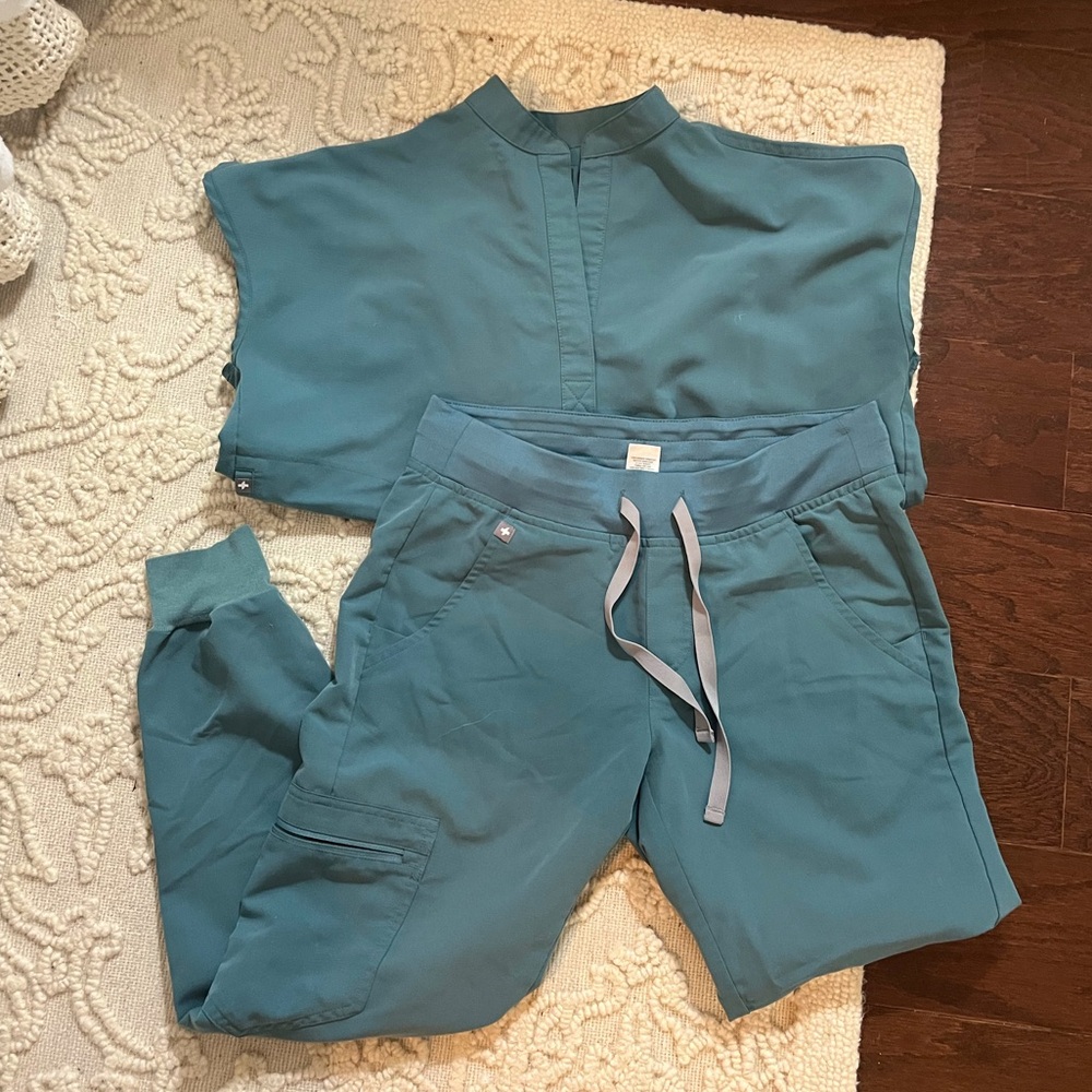 Women’s Figs Scrub Set—Hydrogreen